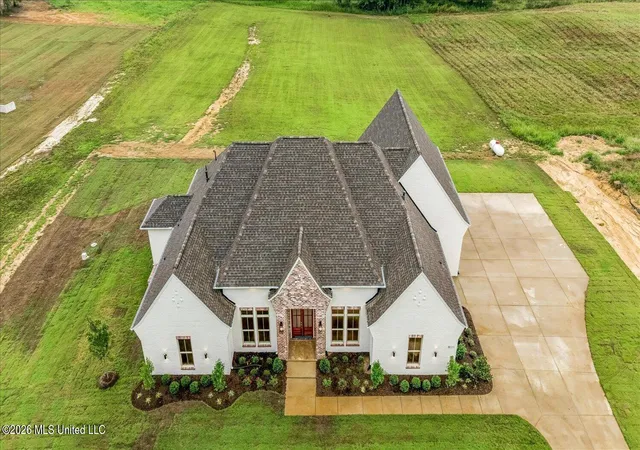 Photo 2 of Single family home for sale at 5111 Old Barn Cvs, Coldwater, MS 38618 | MLS# 4157485 | Listing updated on 2026-09-13