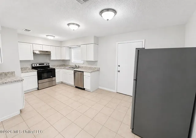 Photo 4 of Sale Pending at 2613 W David Dr, Gulfport, MS 39503 | MLS# 4157488 | Listing updated on 2026-09-08