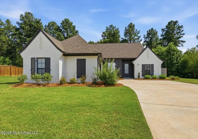 Photo 1 of Single family home for sale at 131 Seymour Dr, Madison, MS 39110 | MLS# 4157500 | Listing updated on 2026-10-12