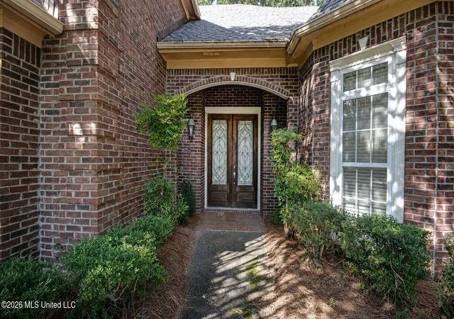 Photo 3 of Single family home for sale at 664 Spring Lake Dr, Pearl, MS 39208 | MLS# 4157510 | Listing updated on 2026-09-17