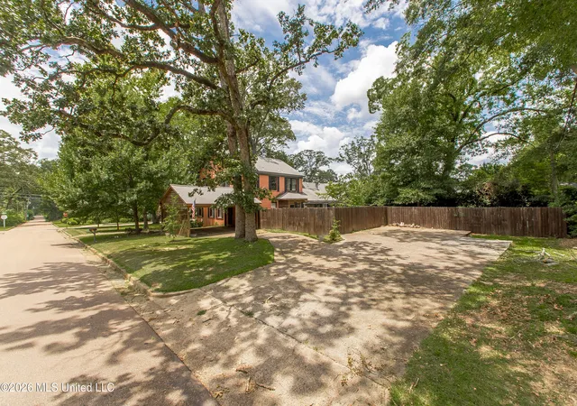 Photo 2 of Single family home for sale at 900 N James Ave, Mc Comb, MS 39648 | MLS# 4157538 | Listing updated on 2026-09-19
