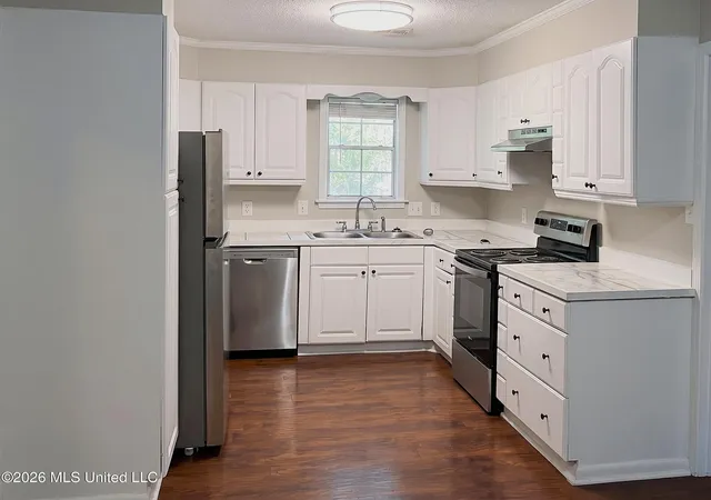 Photo 2 of Single family home for sale at 800 Dogwood St, Clinton, MS 39056 | MLS# 4157557 | Listing updated on 2026-07-30