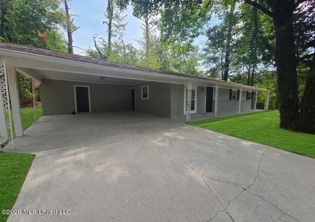 Photo 1 of Sale Pending at 3164 Fleetwood Dr, Jackson, MS 39212 | MLS# 4157555 | Listing updated on 2026-09-18