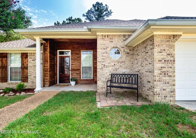 Photo 2 of Single family home for sale at 107 Chinkapin Cvs, Pearl, MS 39208 | MLS# 4157773 | Listing updated on 2026-09-21