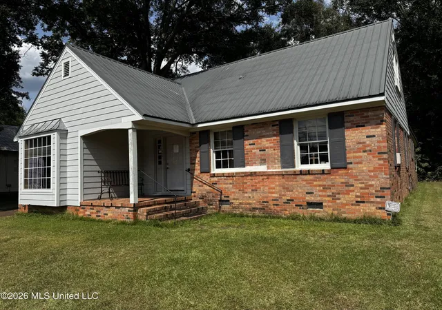Photo 1 of Single family home for sale at 436 N Jackson St, Brookhaven, MS 39601 | MLS# 4157747 | Listing updated on 2026-07-31