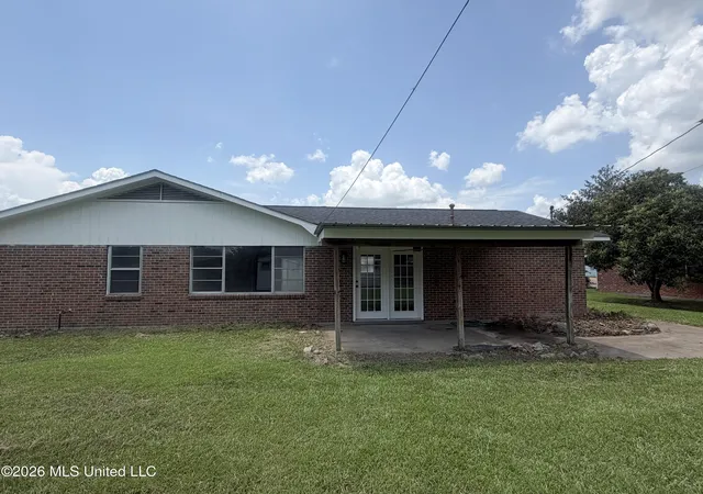 Photo 3 of Sale Pending at 1107 Pear St, Vidalia, LA 71373 | MLS# 4157596 | Listing updated on 2026-08-27