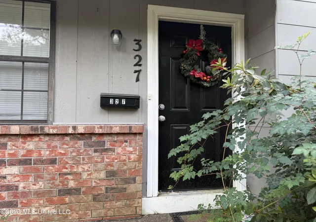 Photo 2 of Single family home for sale at 327 Reed Ave, Jackson, MS 39206 | MLS# 4157728 | Listing updated on 2026-08-18