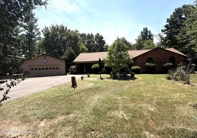 Photo 2 of Sale Pending at 8861 Jones Rd, Olive Branch, MS 38654 | MLS# 4157620 | Listing updated on 2026-09-16