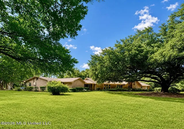 Photo 1 of Single family home for sale at 152 Brooksberg Dr, Magee, MS 39111 | MLS# 4157823 | Listing updated on 2026-08-28