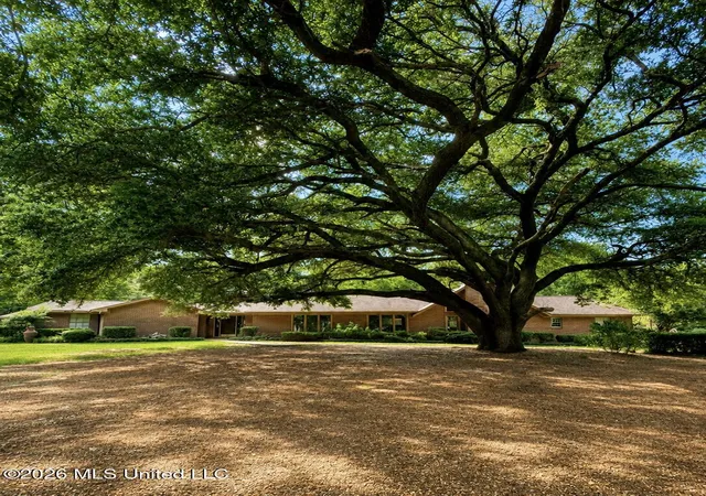 Photo 2 of Single family home for sale at 152 Brooksberg Dr, Magee, MS 39111 | MLS# 4157823 | Listing updated on 2026-08-28