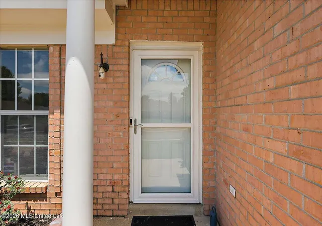 Photo 3 of Single family home for sale at 1978 Greencliff Dr, Southaven, MS 38671 | MLS# 4157636 | Listing updated on 2026-09-28