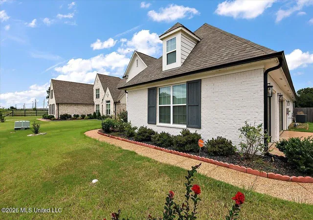 Photo 3 of Single family home for sale at 372 Fawn Grv Trl, Hernando, MS 38632 | MLS# 4157638 | Listing updated on 2026-09-13
