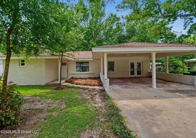 Photo 2 of Sale Pending at 273 Holcomb Blvd, Ocean Springs, MS 39564 | MLS# 4157698 | Listing updated on 2026-08-28