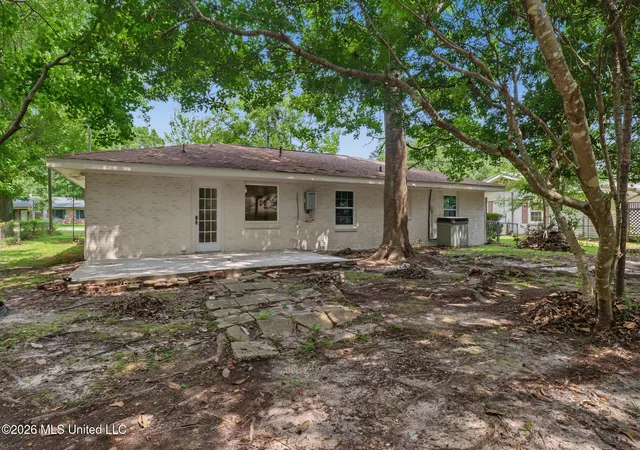 Photo 3 of Sale Pending at 273 Holcomb Blvd, Ocean Springs, MS 39564 | MLS# 4157698 | Listing updated on 2026-08-28