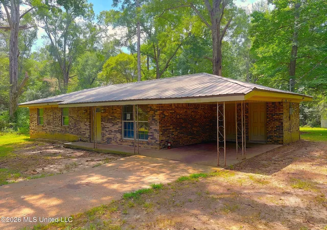 Photo 1 of Sale Pending at 371 Baldwin Rd, Mount Olive, MS 39119 | MLS# 4157683 | Listing updated on 2026-08-24