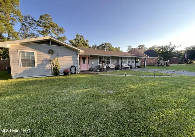 Photo 2 of Single family home for sale at 13 40th Street, Gulfport, MS 39507 | MLS# 4157761 | Listing updated on 2026-08-26