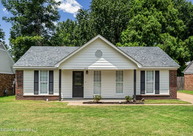 Photo 2 of Sale Pending at 8119 Longbranch Dr, Southaven, MS 38671 | MLS# 4157776 | Listing updated on 2026-08-07