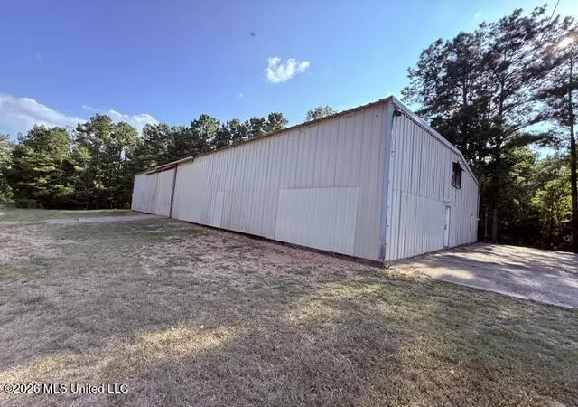 Photo 2 of Single family home for sale at 1111 Dummy Line Rd, Brookhaven, MS 39601 | MLS# 4157694 | Listing updated on 2026-07-31