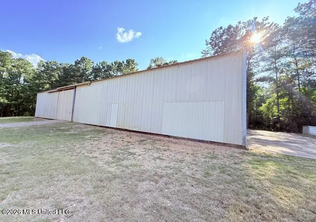 Photo 3 of Single family home for sale at 1111 Dummy Line Rd, Brookhaven, MS 39601 | MLS# 4157694 | Listing updated on 2026-09-22