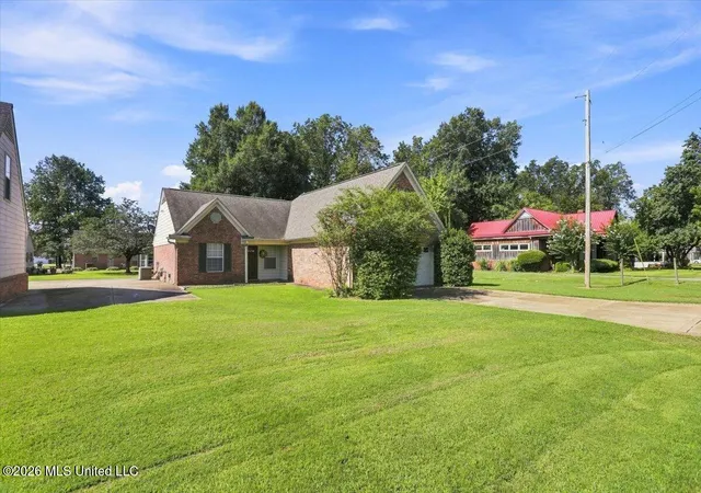 Photo 3 of Single family home for sale at 1744 Old Commerce Rd, Robinsonville, MS 38664 | MLS# 4158296 | Listing updated on 2026-10-12