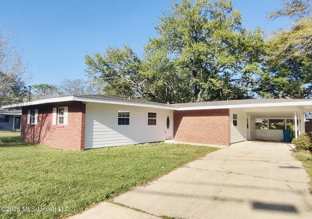Photo 1 of Single family home for sale at 2110 Woodmont St, Pascagoula, MS 39567 | MLS# 4158363 | Listing updated on 2026-08-06
