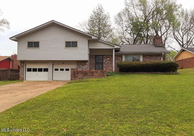 Photo 1 of Sale Pending at 364 Sharon Hills Dr, Jackson, MS 39212 | MLS# 4157721 | Listing updated on 2026-09-14