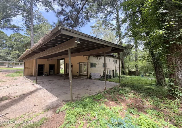 Photo 3 of Single family home for sale at 2729 E Benwood Dr, Jackson, MS 39204 | MLS# 4157699 | Listing updated on 2026-08-19