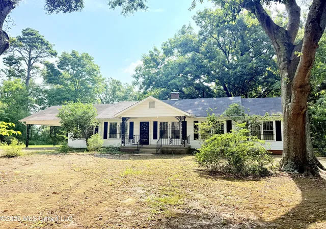Photo 2 of Sale Pending at 2590 Highway 51, Duck Hill, MS 38925 | MLS# 4157813 | Listing updated on 2026-09-03