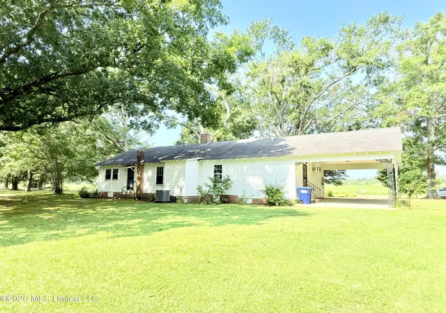 Photo 3 of Sale Pending at 2590 Highway 51, Duck Hill, MS 38925 | MLS# 4157813 | Listing updated on 2026-09-03