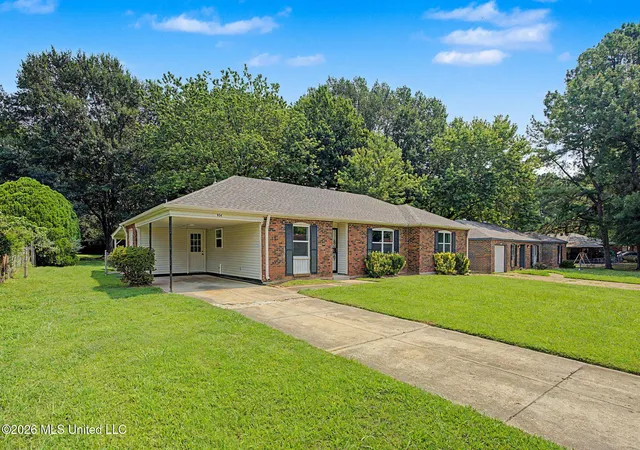 Photo 3 of Sale Pending at 954 Boulder Dr, Southaven, MS 38671 | MLS# 4157743 | Listing updated on 2026-08-31