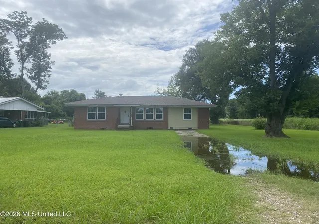 Photo 2 of Single family home for sale at 101 Vidalia Dr, Ridgecrest, LA 71334 | MLS# 4158242 | Listing updated on 2026-08-05