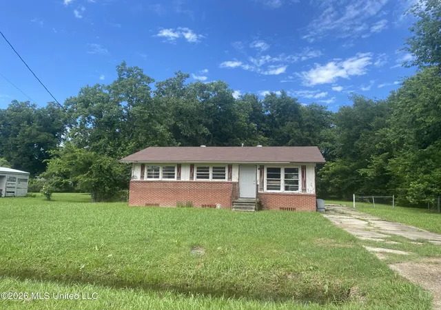 Photo 2 of Single family home for sale at 104 Pecan St, Ridgecrest, LA 71334 | MLS# 4158247 | Listing updated on 2026-08-05