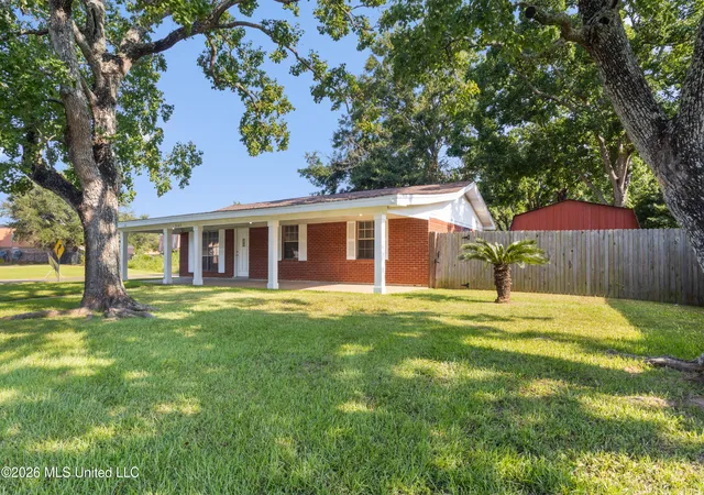 Photo 2 of Sale Pending at 3103 Baltimore Ave, Pascagoula, MS 39581 | MLS# 4158474 | Listing updated on 2026-08-22