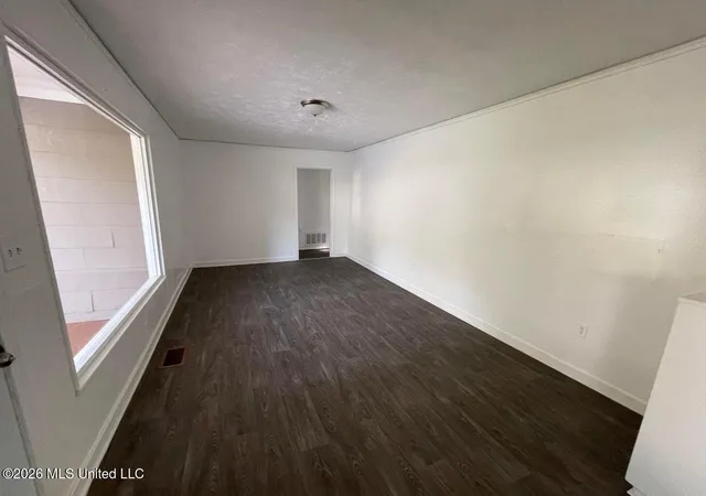 Photo 2 of Single family home for sale at 1922 Shamrock Dr, Jackson, MS 39204 | MLS# 4157774 | Listing updated on 2026-08-01