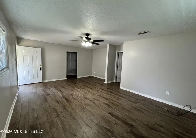 Photo 4 of Single family home for sale at 1714 Williams St, Pascagoula, MS 39567 | MLS# 4158014 | Listing updated on 2026-10-02