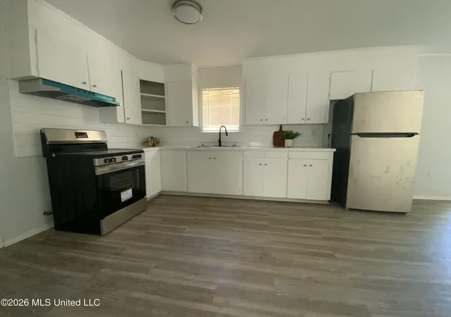 Photo 3 of Single family home for sale at 1210 Wooddell Dr, Jackson, MS 39212 | MLS# 4157788 | Listing updated on 2026-08-27