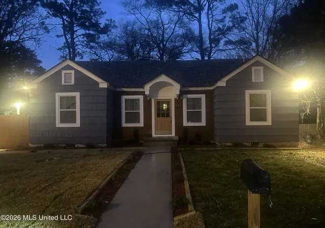 Photo 3 of Single family home for sale at 420 Downing St, Jackson, MS 39216 | MLS# 4157794 | Listing updated on 2026-09-14