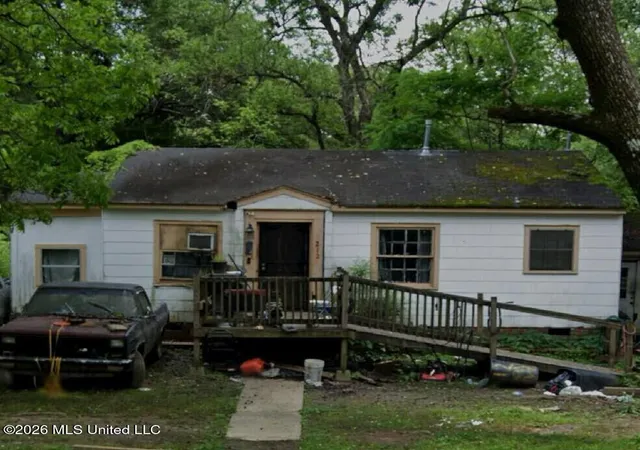 Photo 1 of Single family home for sale at 212 Gaylyn Dr, Jackson, MS 39209 | MLS# 4157808 | Listing updated on 2026-08-01