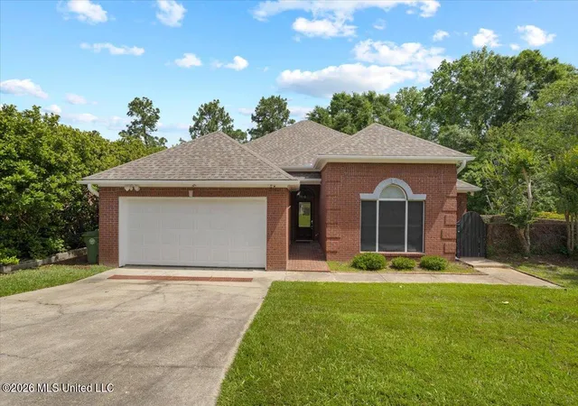 Photo 1 of Sale Pending at 131 Shadow Lake Dr, Hattiesburg, MS 39402 | MLS# 4157817 | Listing updated on 2026-09-08