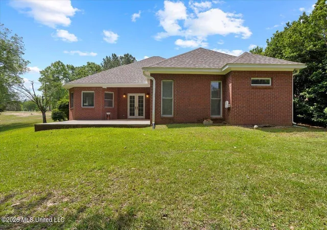 Photo 3 of Sale Pending at 131 Shadow Lake Dr, Hattiesburg, MS 39402 | MLS# 4157817 | Listing updated on 2026-09-08