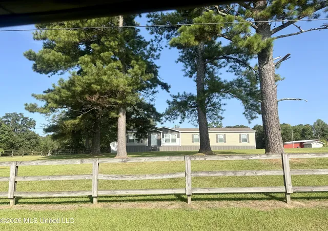 Photo 1 of Sale Pending at 2417 Lake Lincoln Dr, Wesson, MS 39191 | MLS# 4157834 | Listing updated on 2026-08-31