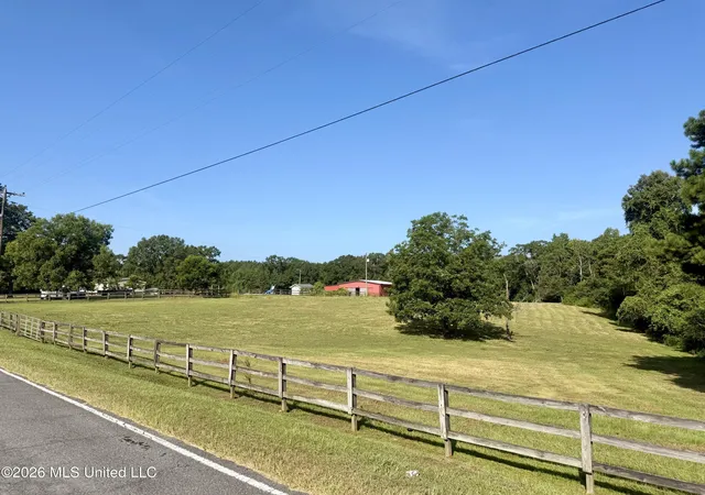 Photo 2 of Sale Pending at 2417 Lake Lincoln Dr, Wesson, MS 39191 | MLS# 4157834 | Listing updated on 2026-08-31