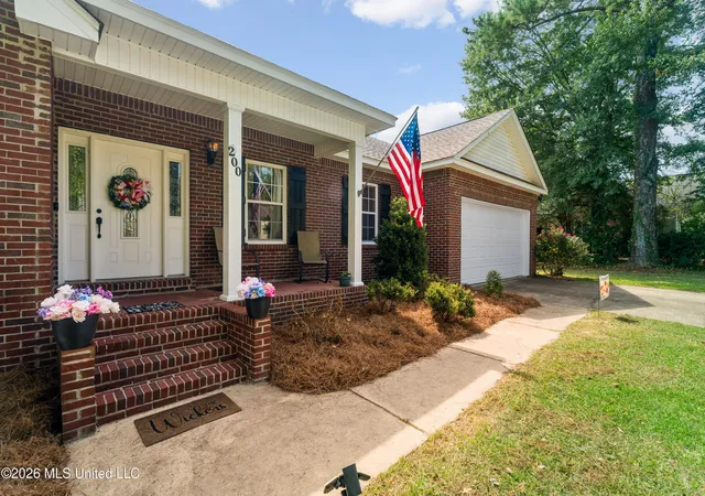 Photo 4 of Single family home for sale at 200 Poplar St, Sumrall, MS 39482 | MLS# 4157835 | Listing updated on 2026-10-09