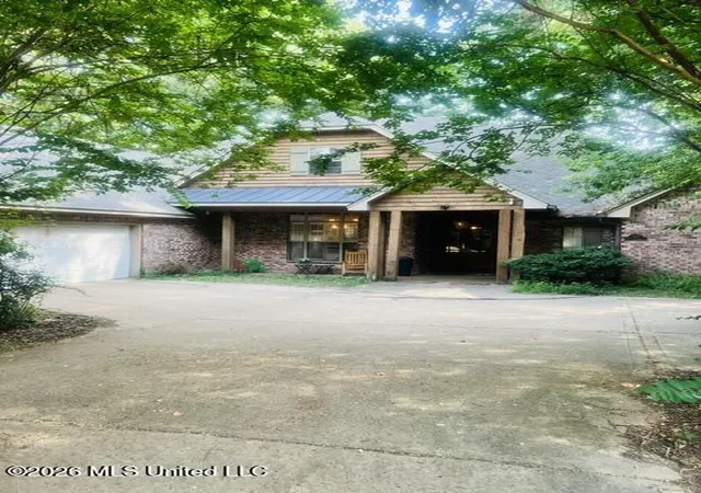 Photo 2 of Single family home for sale at 1135 Martingale Rd, Jackson, MS 39206 | MLS# 4157841 | Listing updated on 2026-09-16