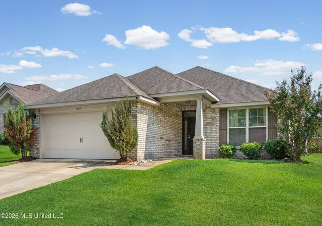 Photo 1 of Single family home for sale at 1883 Central Ridge Dr, Southaven, MS 38671 | MLS# 4157867 | Listing updated on 2026-09-21