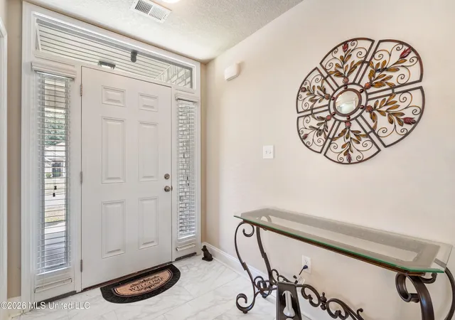 Photo 4 of Single family home for sale at 1883 Central Ridge Dr, Southaven, MS 38671 | MLS# 4157867 | Listing updated on 2026-09-21