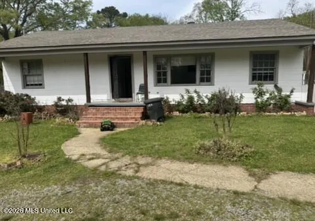 Photo 1 of Single family home for sale at 1118 W Mcdowell Rd, Jackson, MS 39204 | MLS# 4158074 | Listing updated on 2026-09-09