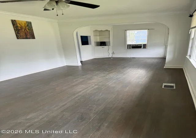 Photo 3 of Single family home for sale at 1118 W Mcdowell Rd, Jackson, MS 39204 | MLS# 4158074 | Listing updated on 2026-09-09