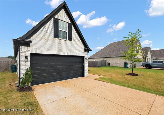 Photo 2 of Sale Pending at 2482 Dela Dr, Southaven, MS 38672 | MLS# 4157926 | Listing updated on 2026-09-14