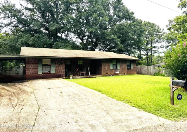 Photo 2 of Single family home for sale at 102 Chatwin St, Kosciusko, MS 39090 | MLS# 4157895 | Listing updated on 2026-09-03